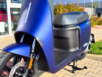 1730203461_elektroskutr_els_moto_es1_pro-5.jpg